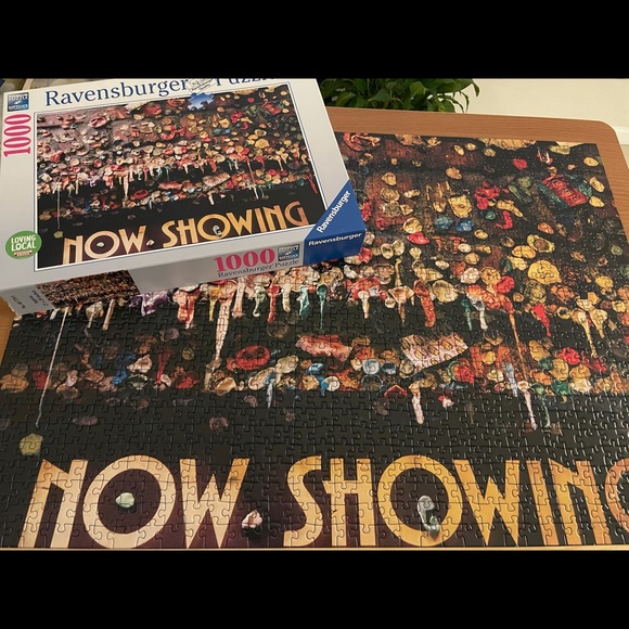 Rare Ravensburger “The Gum Wall” 1000 piece puzzle - Picture 2 of 4